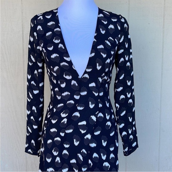 Reformation Calvin Long Sleeve Abstract Pattern Mini Dress in Wild Child Size 4 - Picture 9 of 14